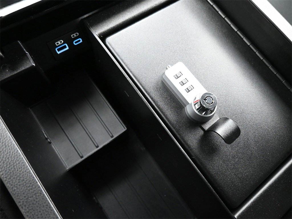 Used 2024 Toyota Tundra Limited image 17