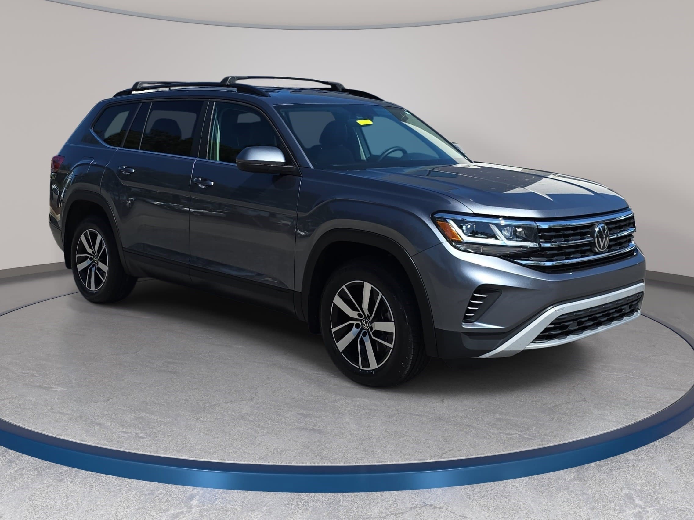 Used 2023 Volkswagen Atlas SE image 3
