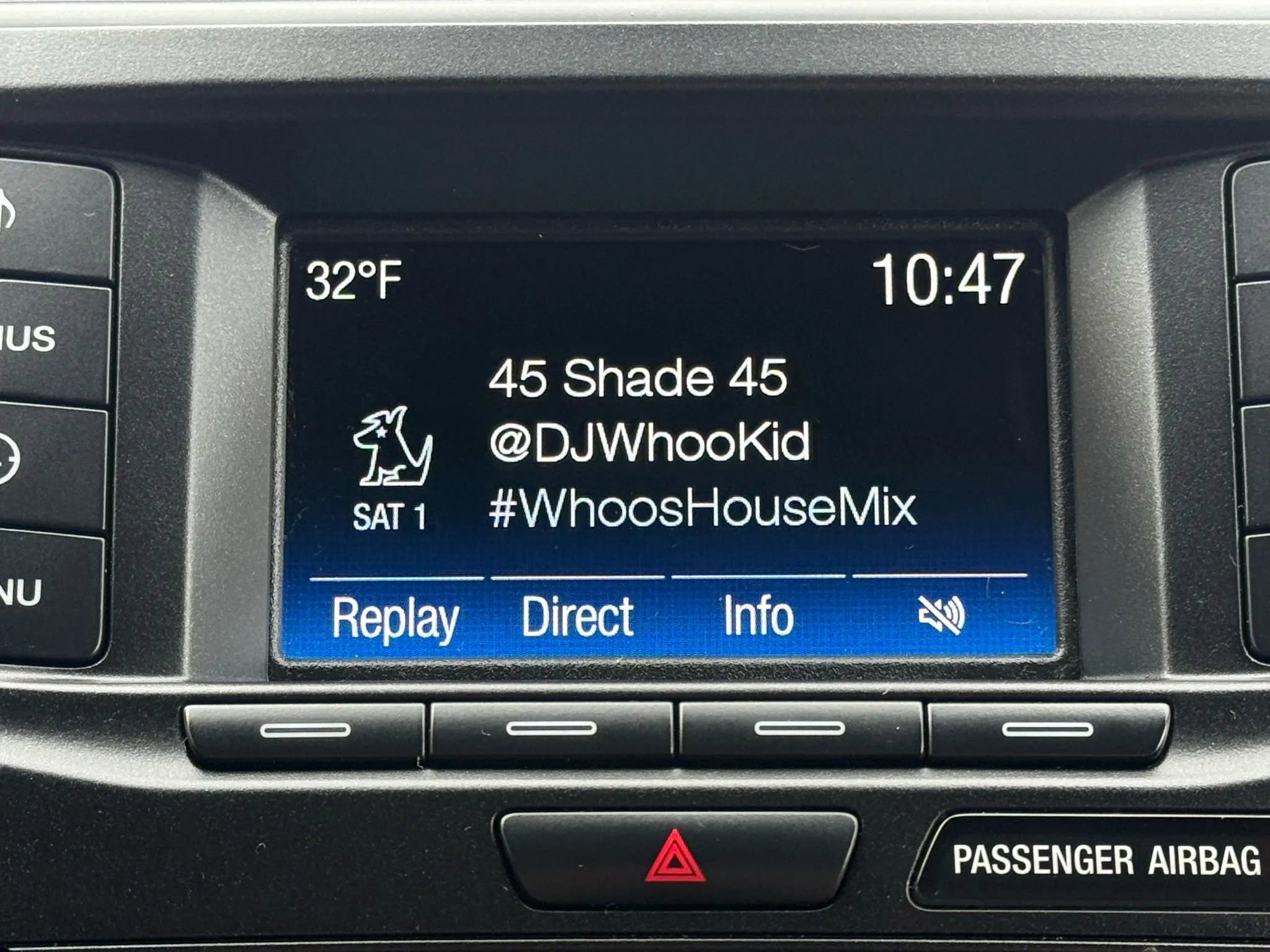 Used 2018 Ford Explorer XLT image 32