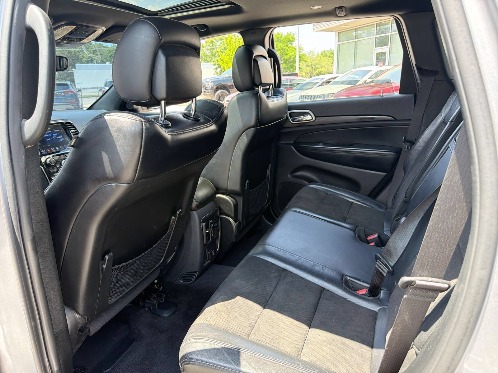 Used 2019 Jeep Grand Cherokee Altitude AWD/4WD image 19