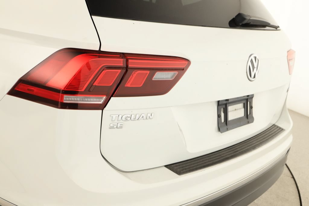 Used 2018 Volkswagen Tiguan SE w/ Panoramic Sunroof Package AWD/4WD image 31