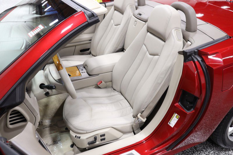 Used 2005 Cadillac XLR RWD image 37