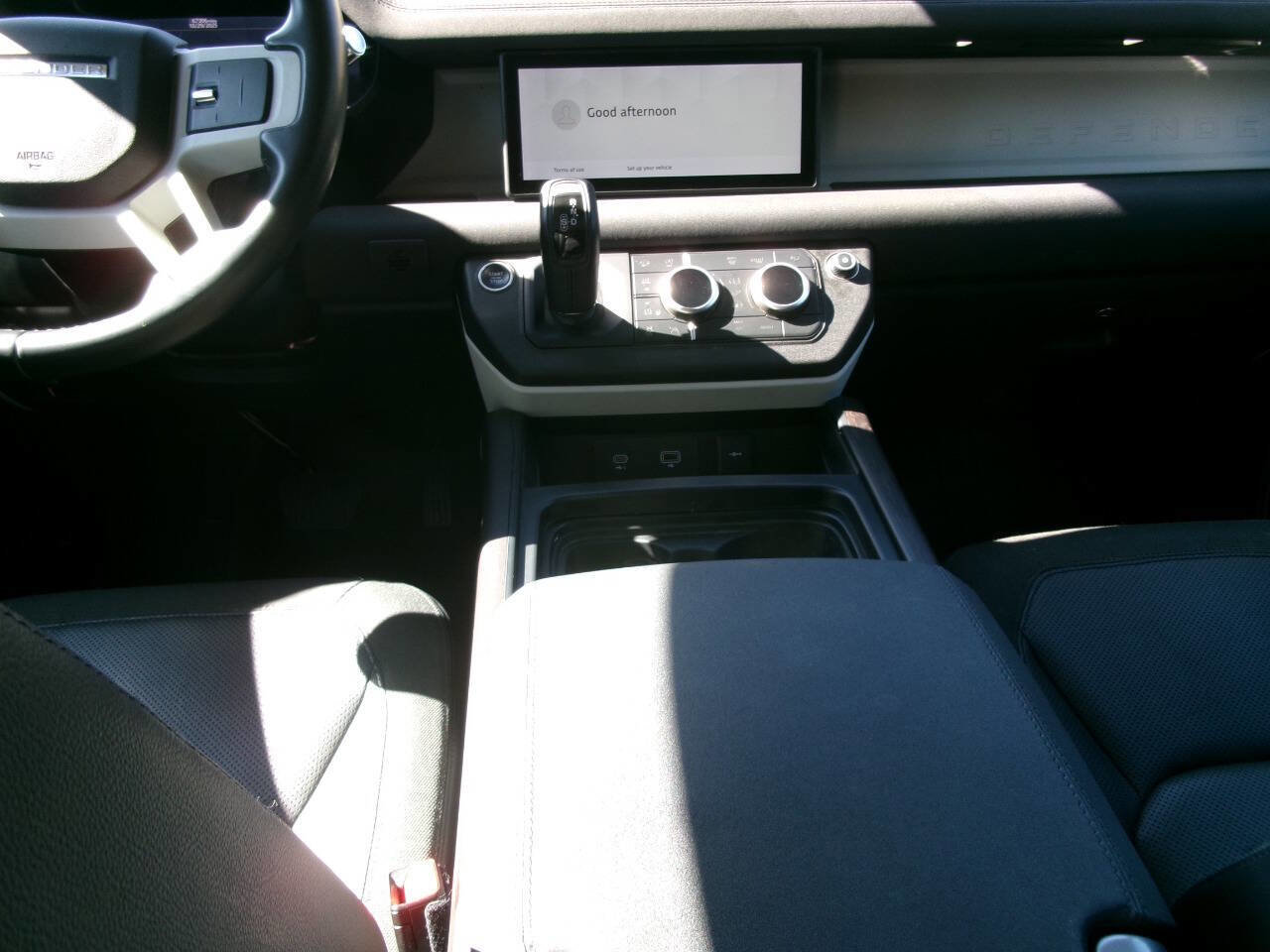 Used 2020 Land Rover Defender 110 SE image 26