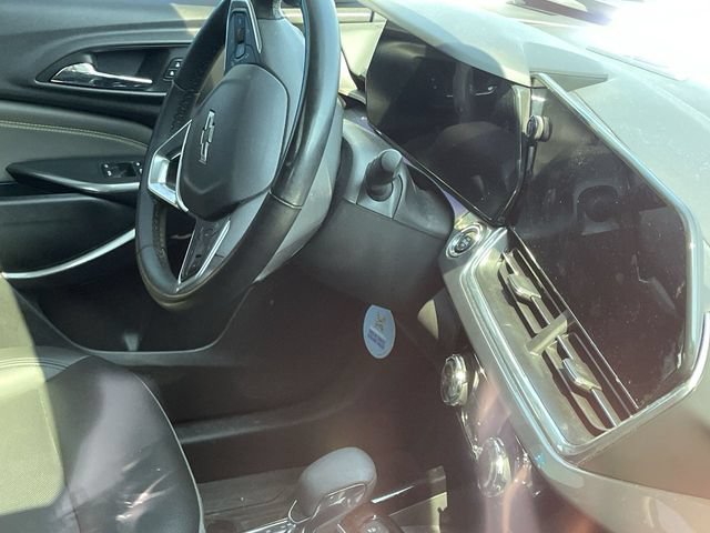 Certified 2025 Chevrolet Trax ACTIV w/ Sunroof Package FWD image 13