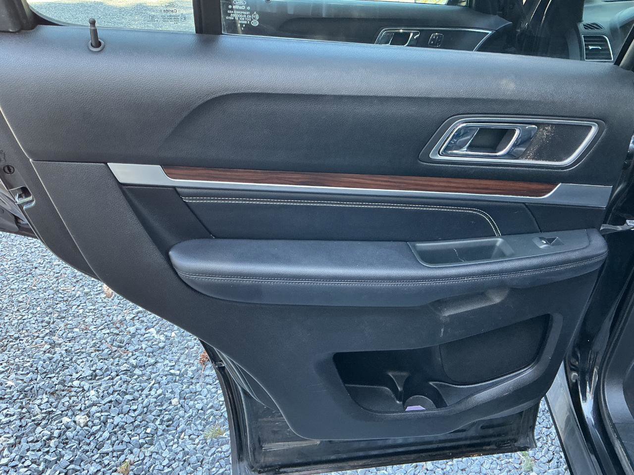 Used 2018 Ford Explorer Limited AWD/4WD image 17