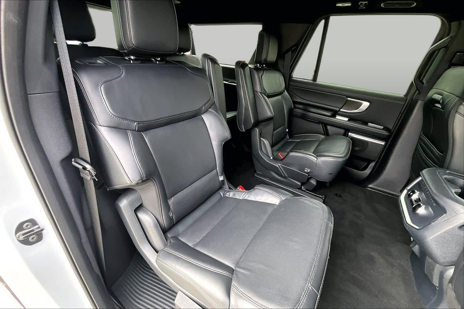 Used 2025 Ford Expedition Max Platinum w/ Stealth Appearance Package AWD/4WD image 17