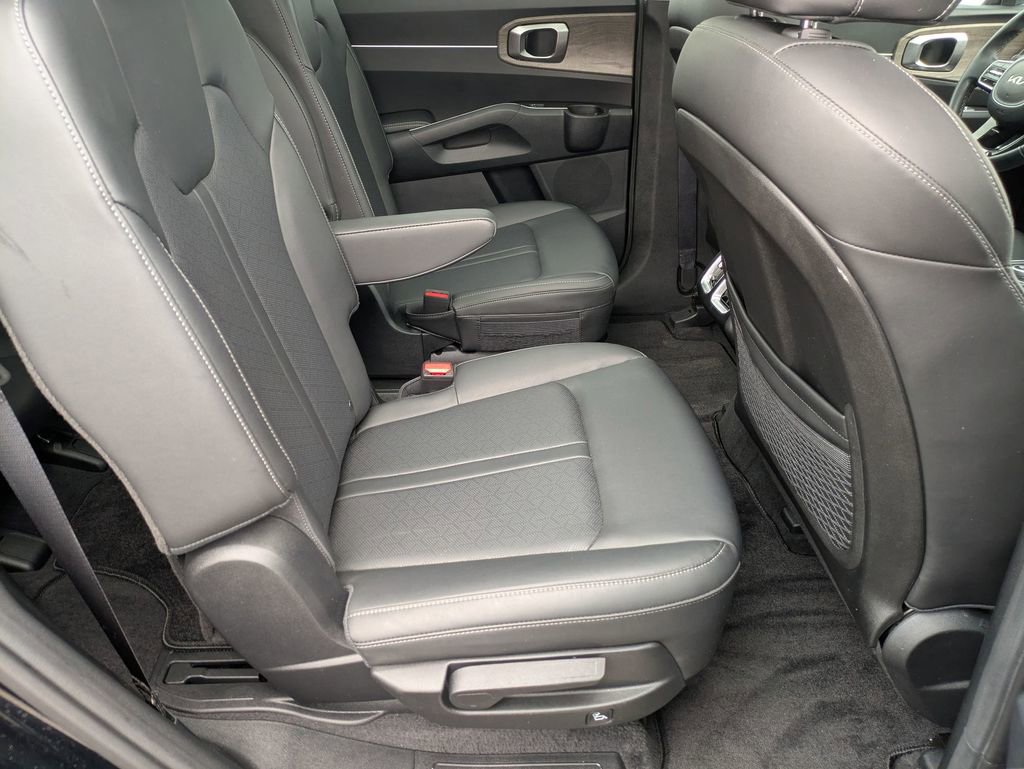 Used 2023 Kia Sorento EX w/ Panoramic Sunroof Package FWD image 25