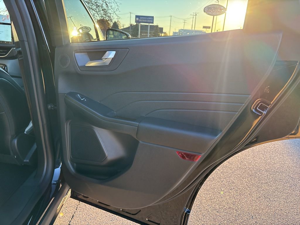 New 2026 Ford Escape SE w/ PHEV Premium Package image 32