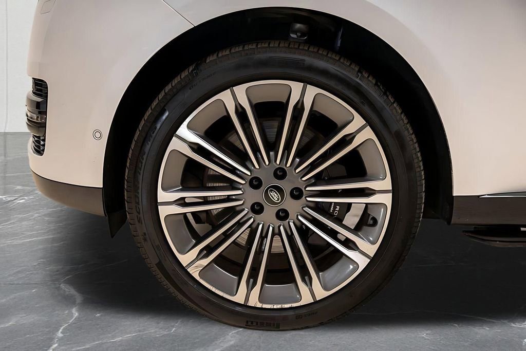Used 2025 Land Rover Range Rover Autobiography image 45