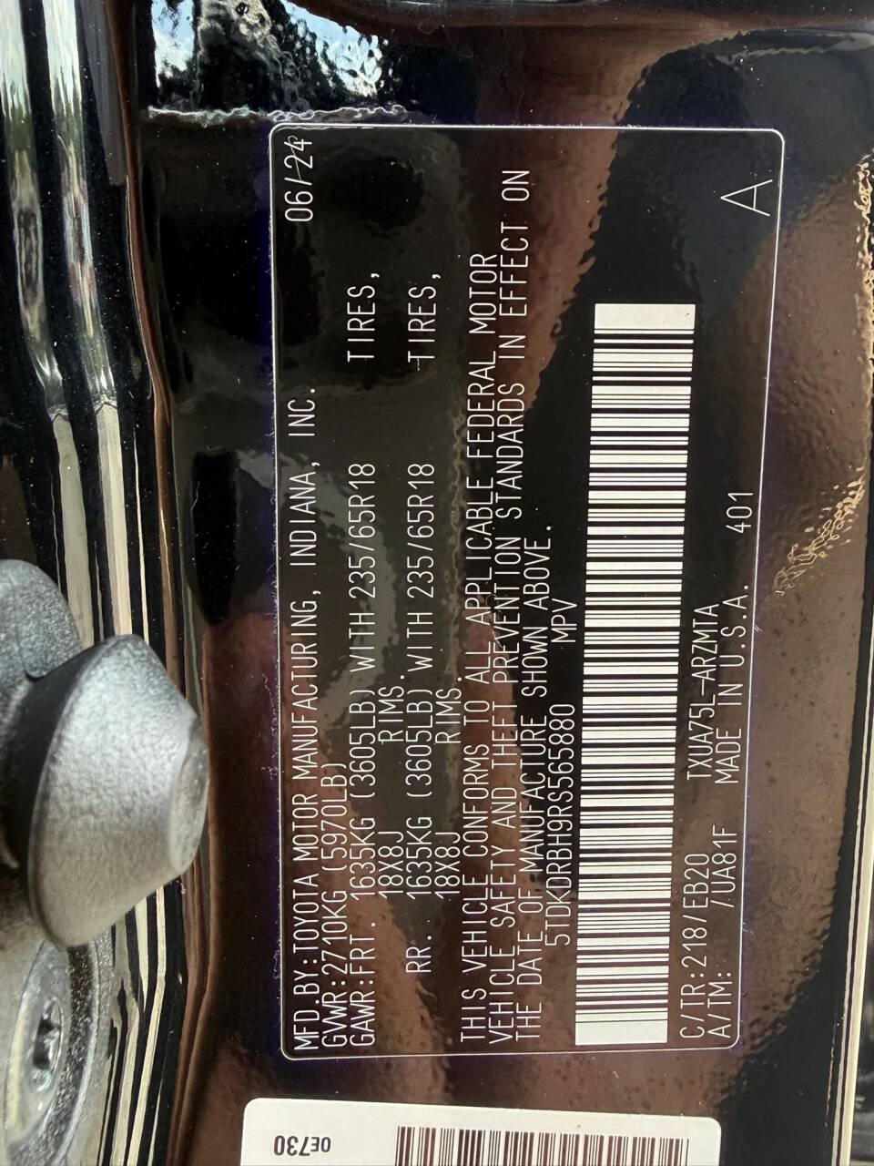 Used 2024 Toyota Highlander XLE AWD/4WD image 39