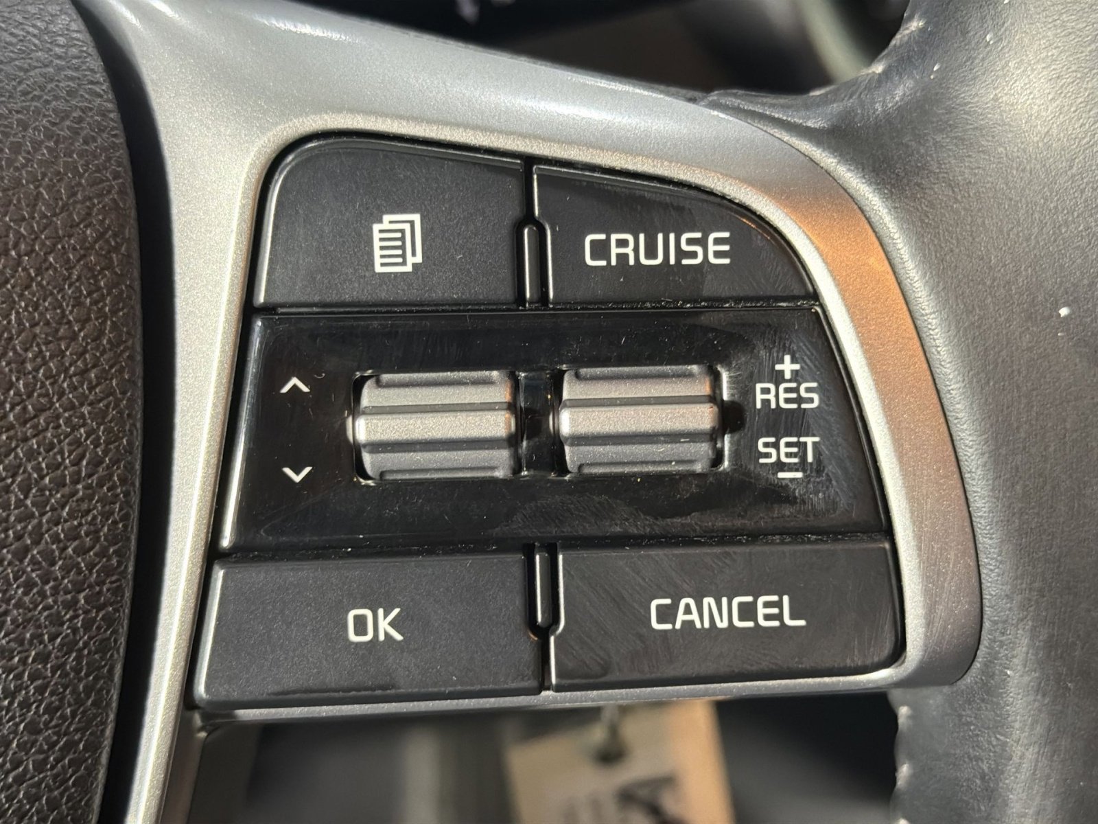 Used 2019 Kia Sorento LX w/ LX Convenience Package image 18