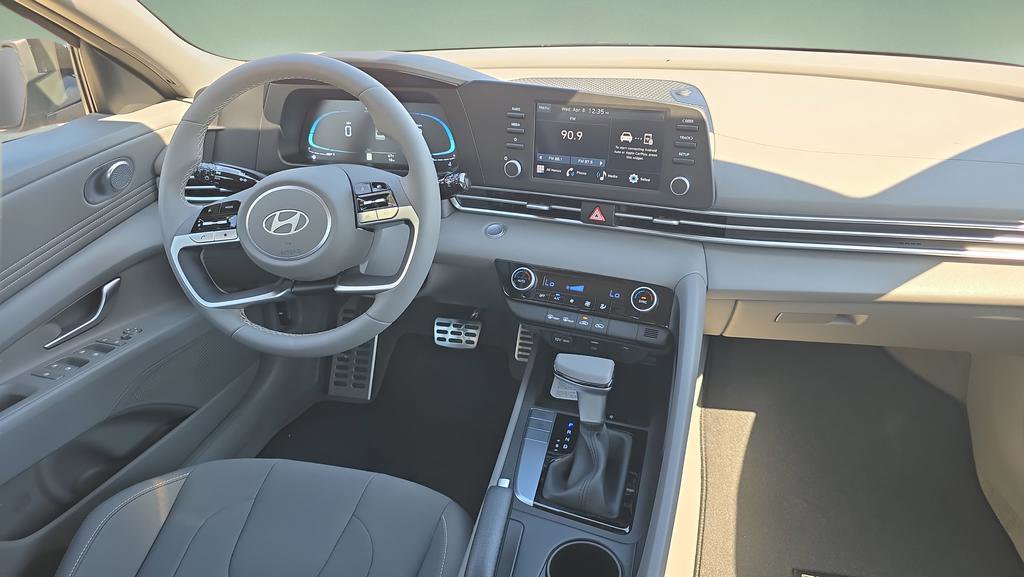 New 2026 Hyundai Elantra Sport FWD image 11