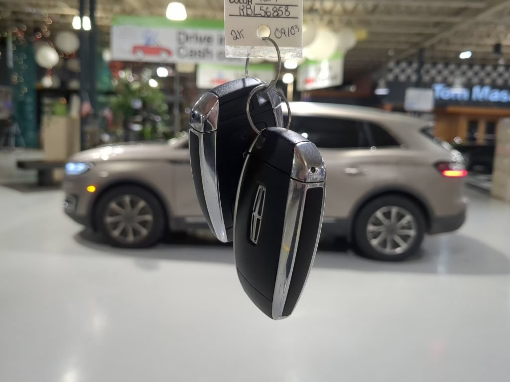 Used 2019 Lincoln Nautilus Select AWD/4WD image 4
