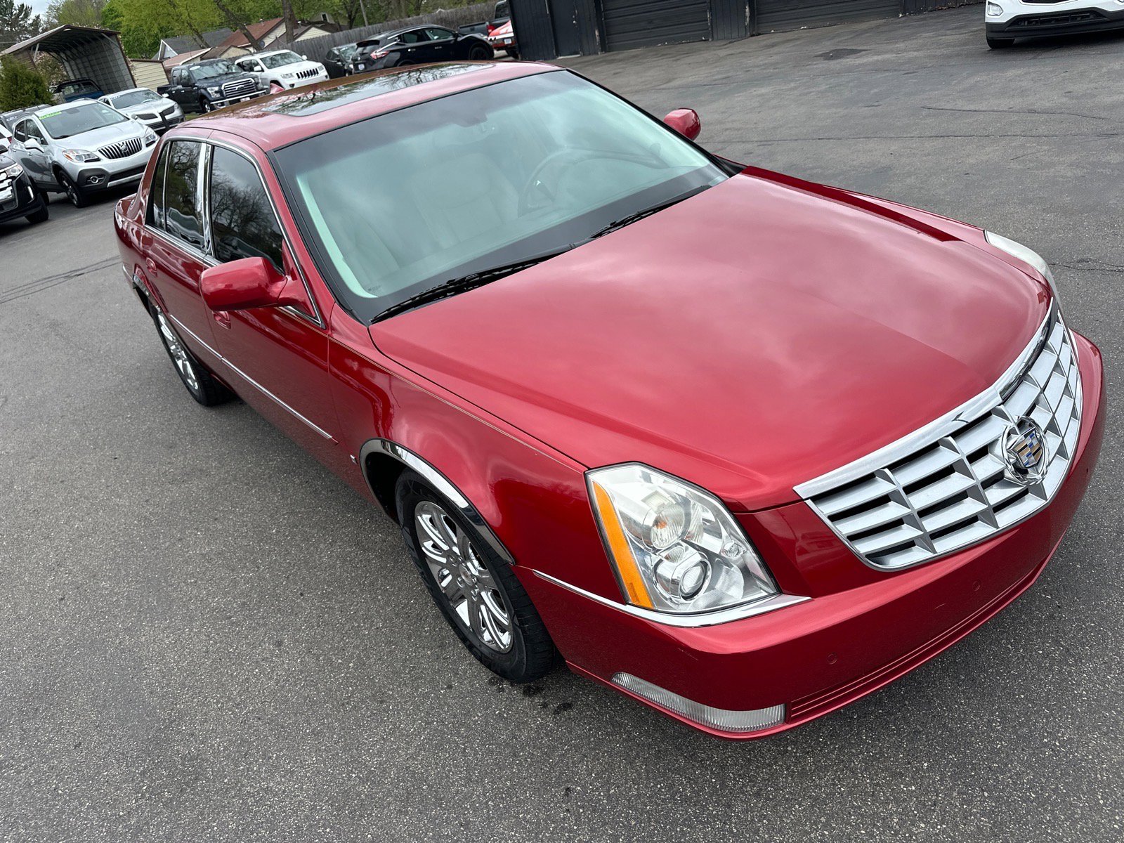 Used 2009 Cadillac DTS w/ Sun And Sound Package FWD image 9