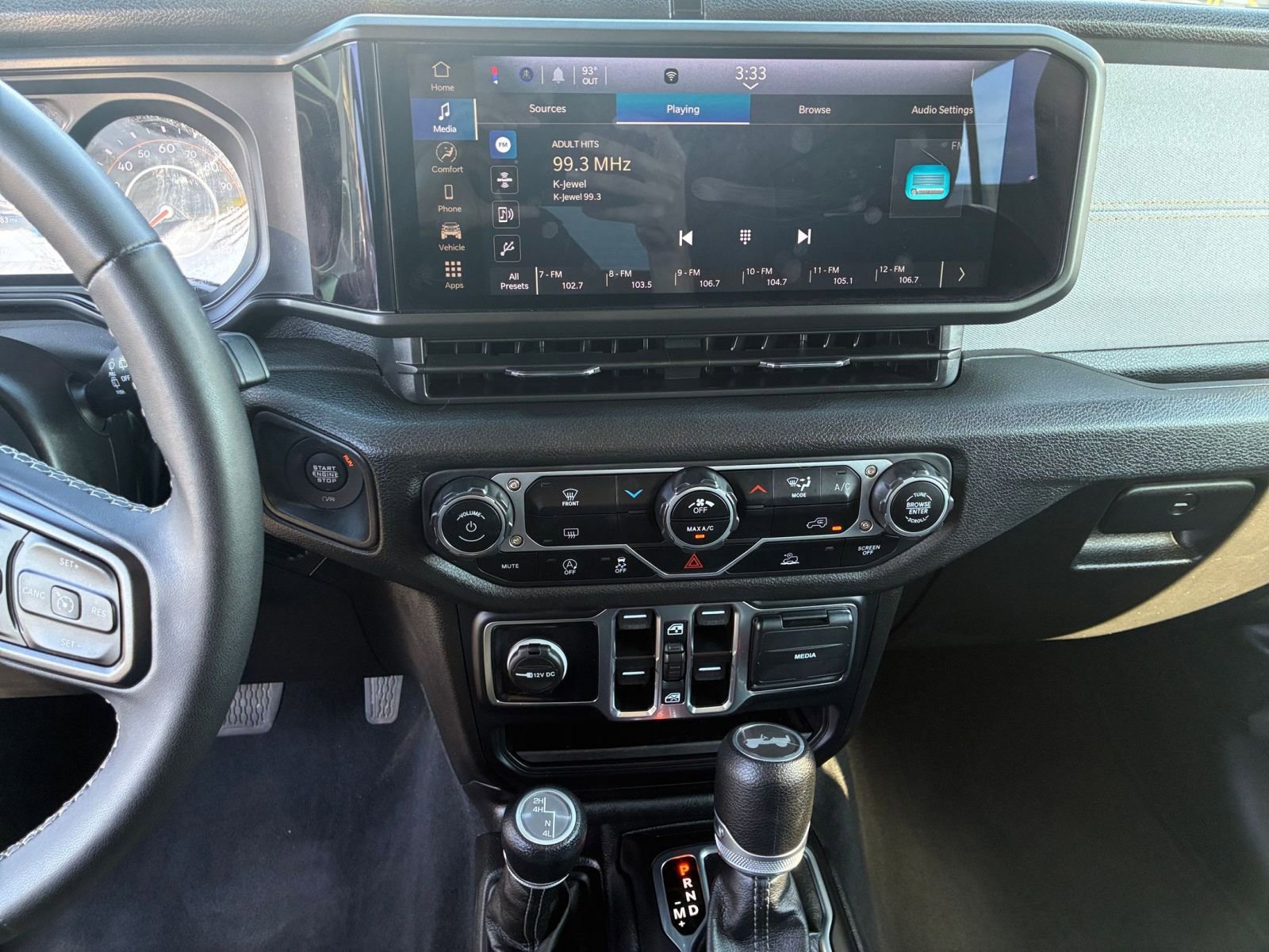 Used 2025 Jeep Wrangler Sport S image 17