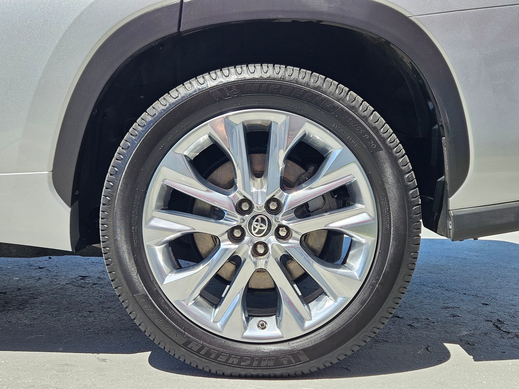 Used 2020 Toyota Highlander Limited image 28