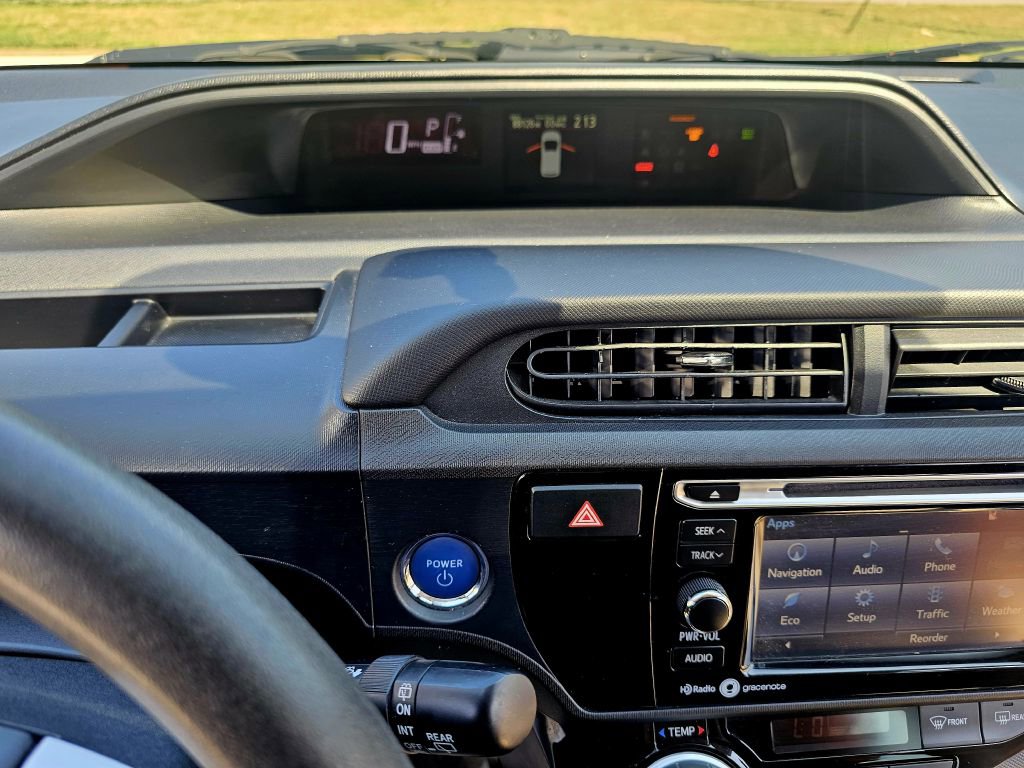 Used 2015 Toyota Prius C image 18