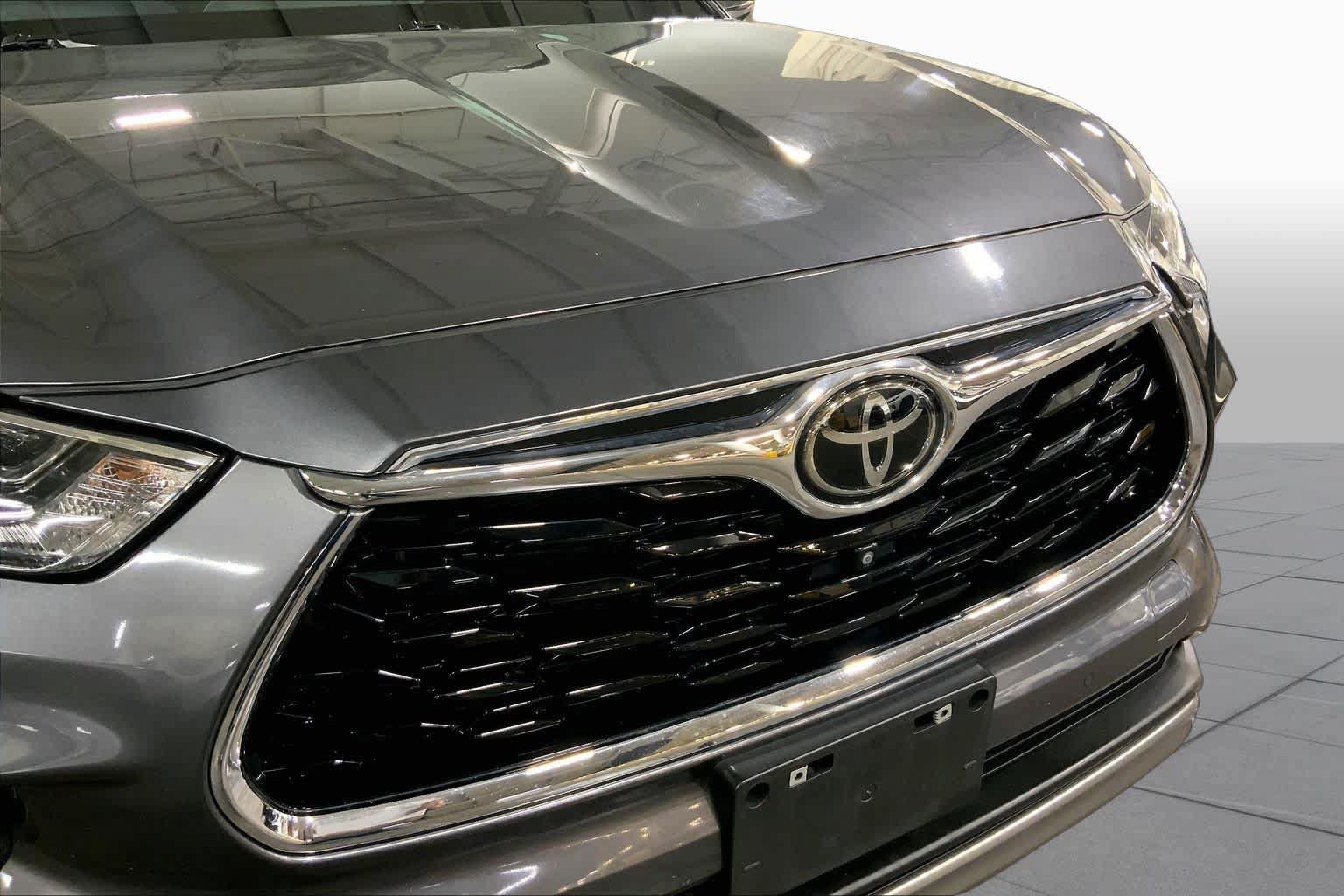 Used 2023 Toyota Highlander Platinum AWD/4WD image 30