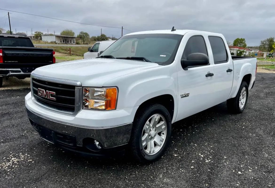 Used 2007 GMC Sierra 1500 SLE w/ Texas Edition image 2