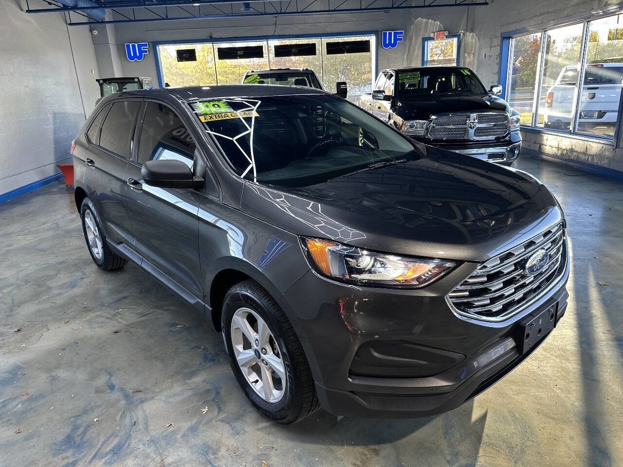 Used 2019 Ford Edge SE image 7