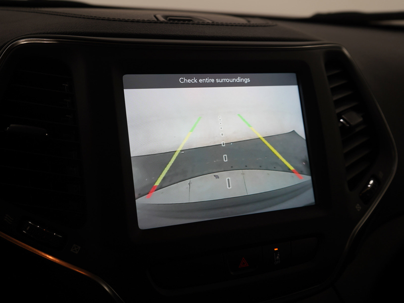 Used 2022 Jeep Cherokee Latitude Lux AWD/4WD image 22