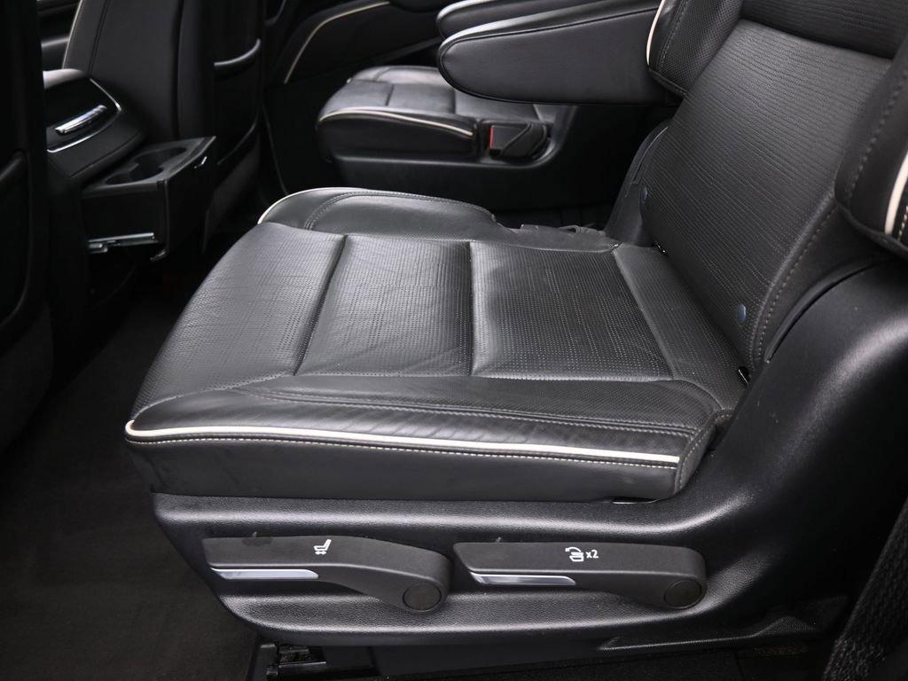 Used 2023 Cadillac Escalade Premium Luxury image 37