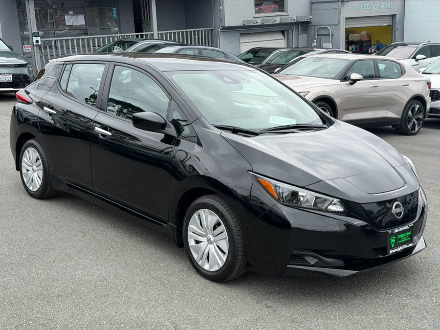 Used 2025 Nissan Leaf S FWD image 3