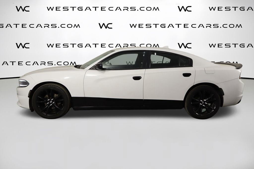 Used 2016 Dodge Charger SXT w/ Blacktop Package RWD image 5