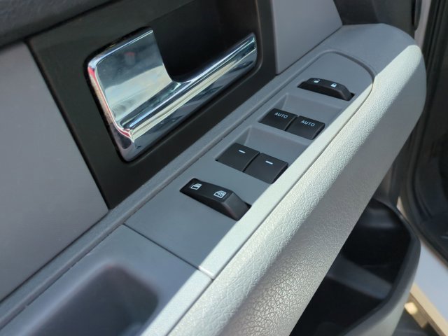 Used 2013 Ford F150 XLT w/ Luxury Equipment Group image 12