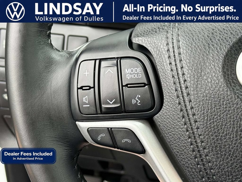 Used 2017 Toyota Highlander SE AWD/4WD image 24