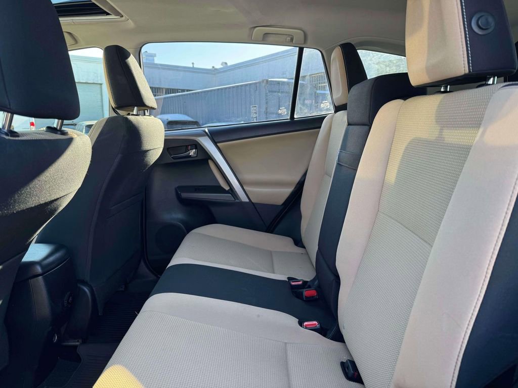 Used 2018 Toyota RAV4 XLE image 11