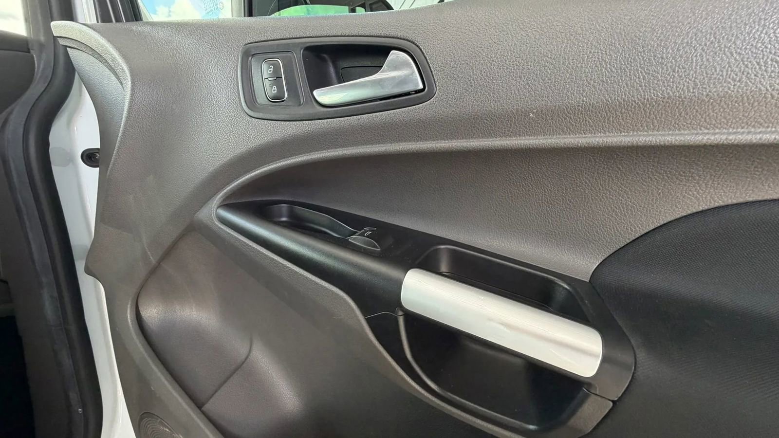 Used 2021 Ford Transit Connect XLT image 10