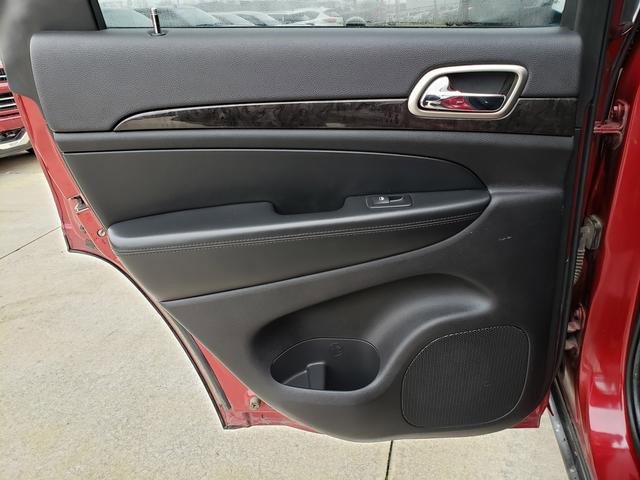 Used 2012 Jeep Grand Cherokee Laredo w/ Laredo E Group image 14