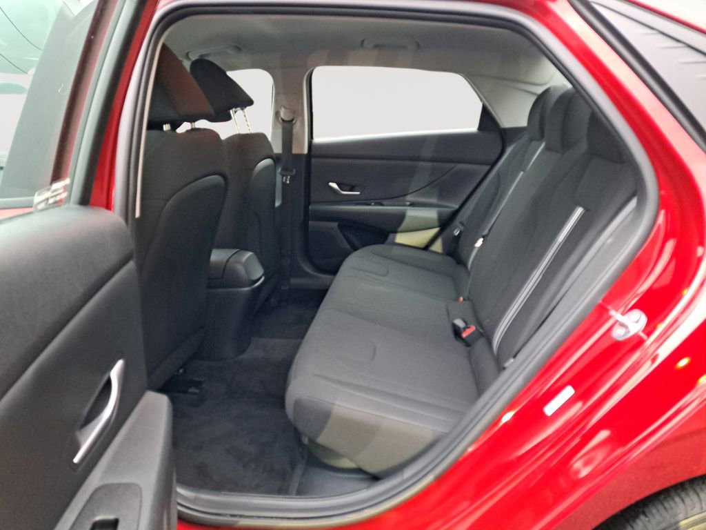 Used 2023 Hyundai Elantra Blue image 14