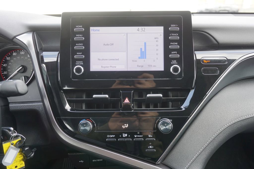 Used 2023 Toyota Camry SE image 10