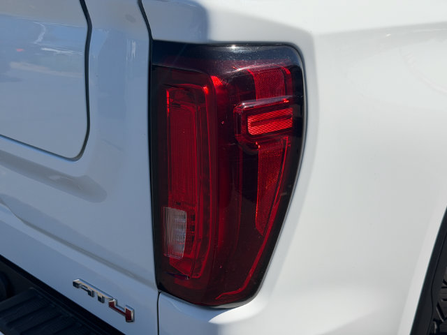 Used 2023 GMC Sierra 1500 AT4 w/ AT4 Premium Package AWD/4WD image 10