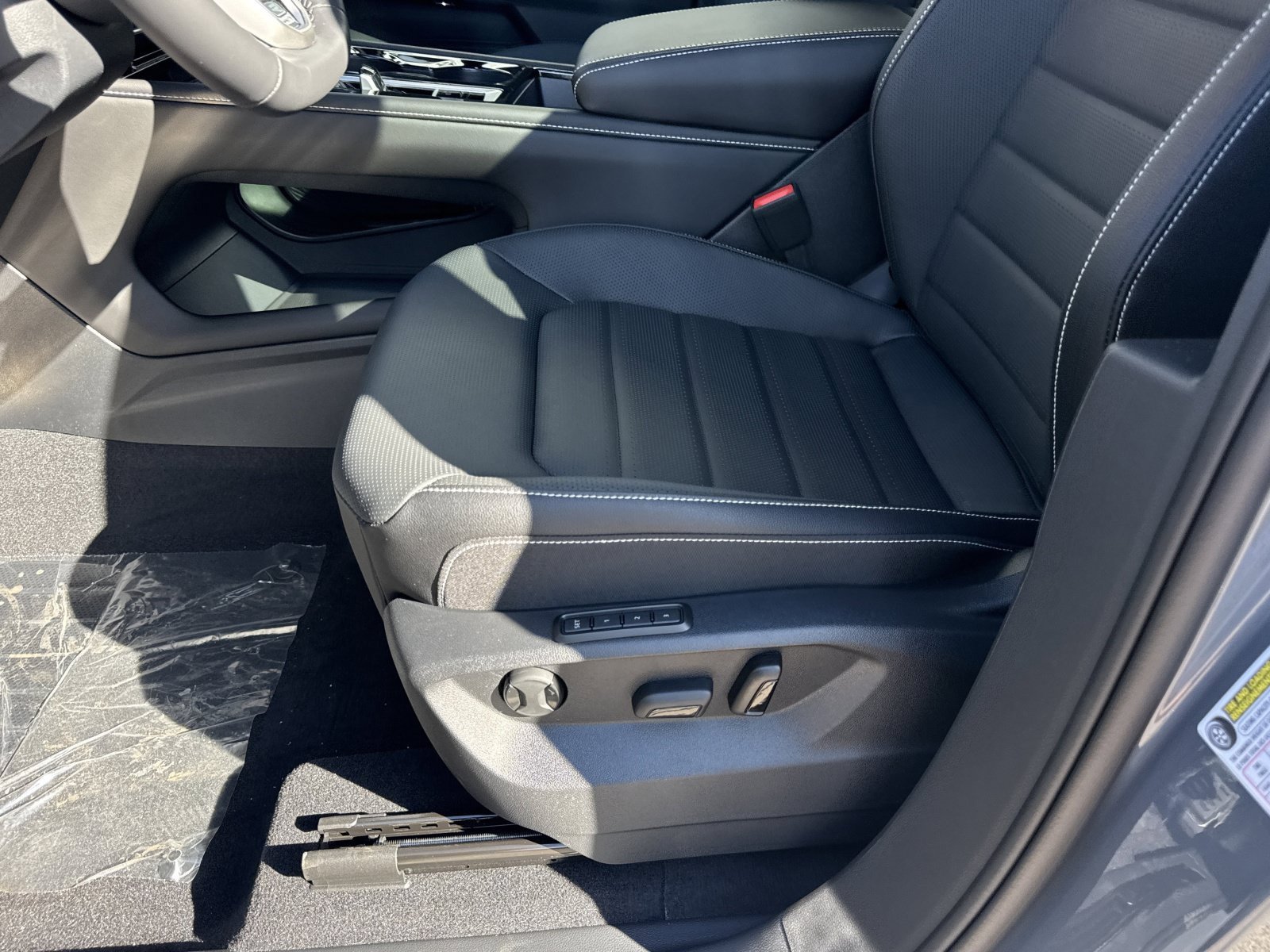New 2026 Volkswagen Atlas Cross Sport SEL R-Line AWD/4WD image 15