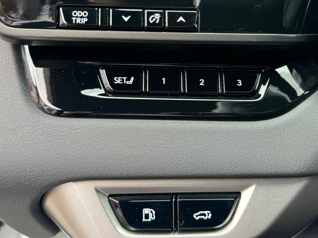Used 2025 Lexus RX 500h F Sport w/ Convenience Package AWD/4WD image 29