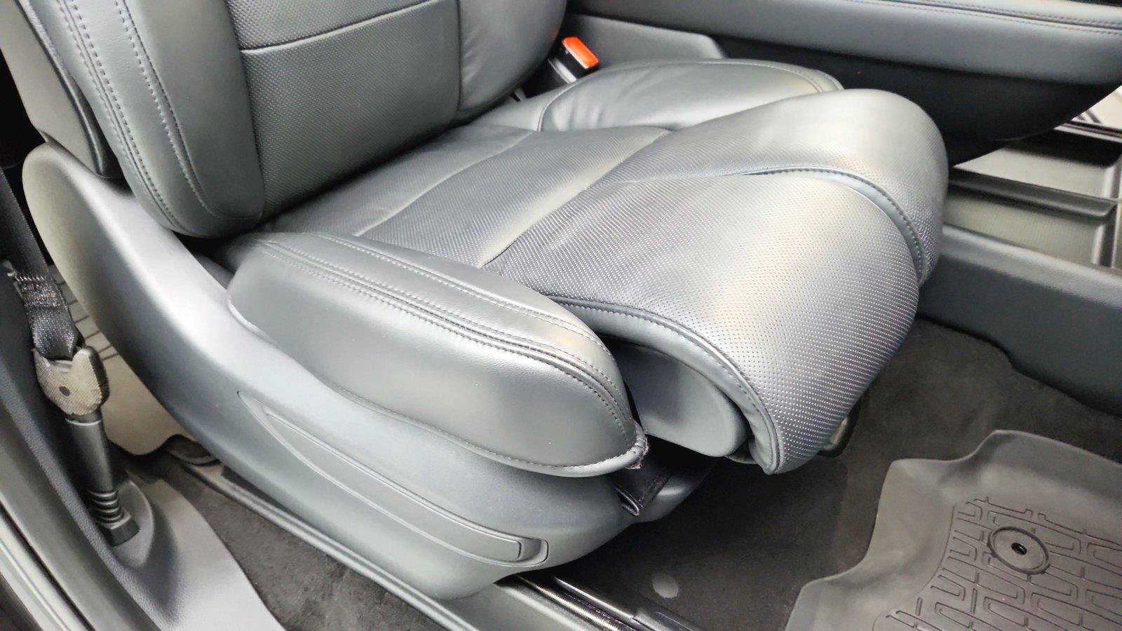 Used 2024 Lincoln Navigator L Reserve AWD/4WD image 23
