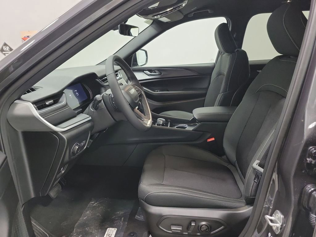 New 2025 Jeep Grand Cherokee L Laredo w/ Luxury Tech Group I image 11