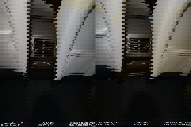 Used 2021 Land Rover Discovery Sport SE R-Dynamic image 26