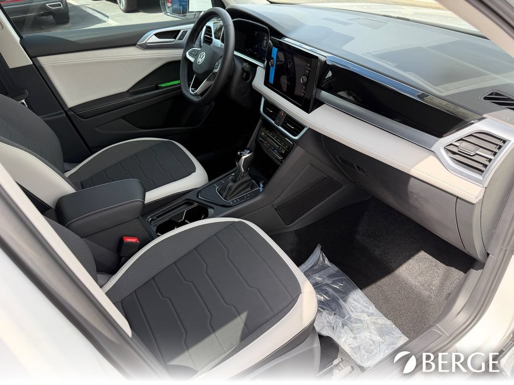 New 2026 Volkswagen Taos SE FWD image 21