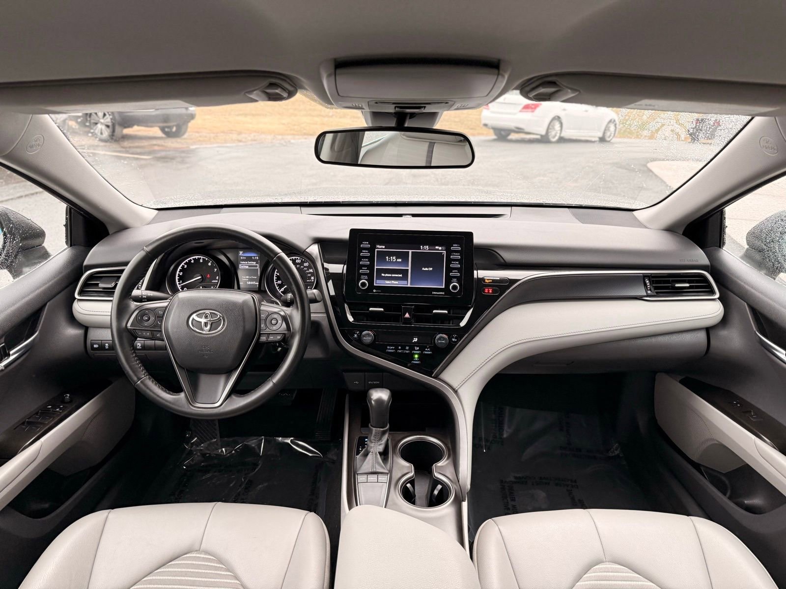 Used 2022 Toyota Camry SE image 25