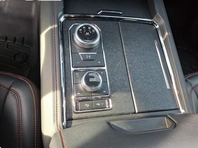 Used 2023 Ford Expedition Limited image 24