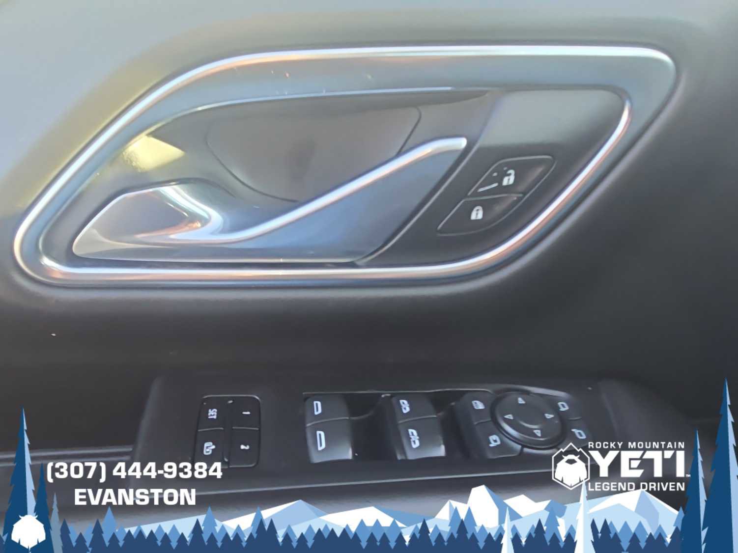 Used 2021 Chevrolet Suburban LT w/ LT Signature Package image 32