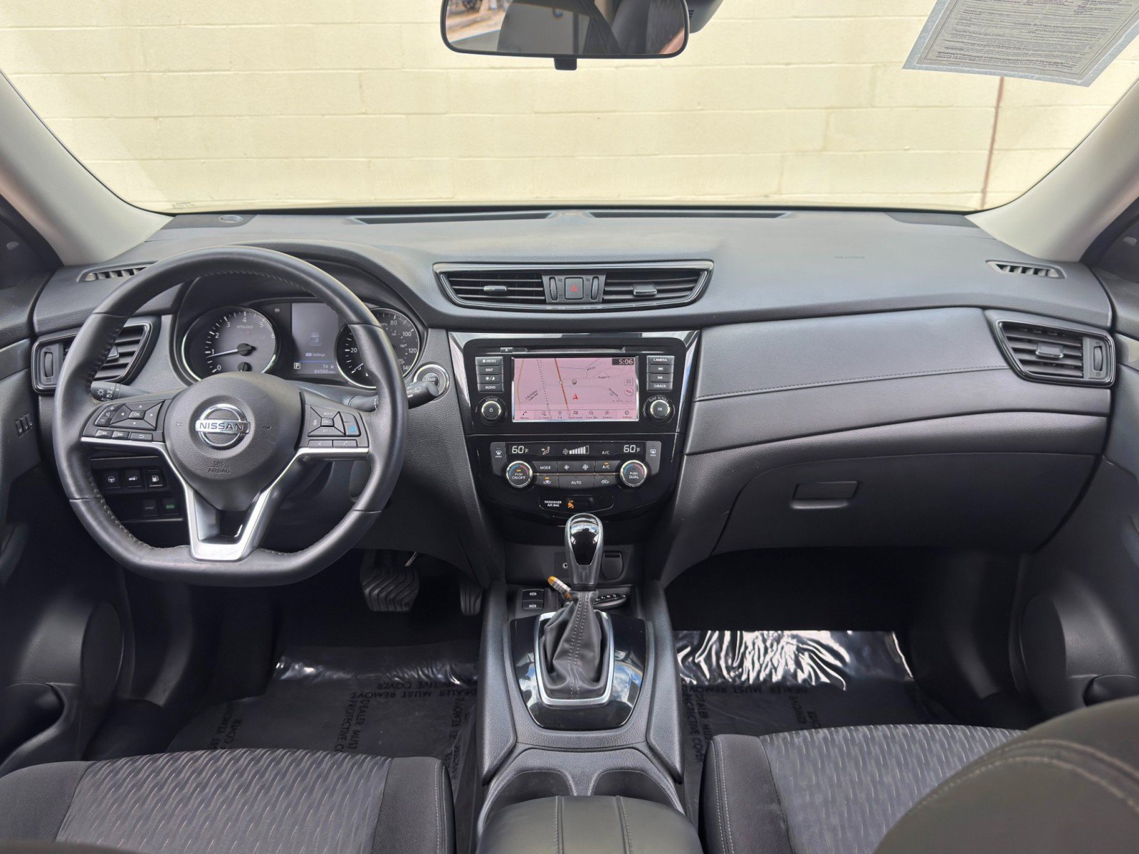Used 2019 Nissan Rogue SV w/ Premium Package FWD image 11