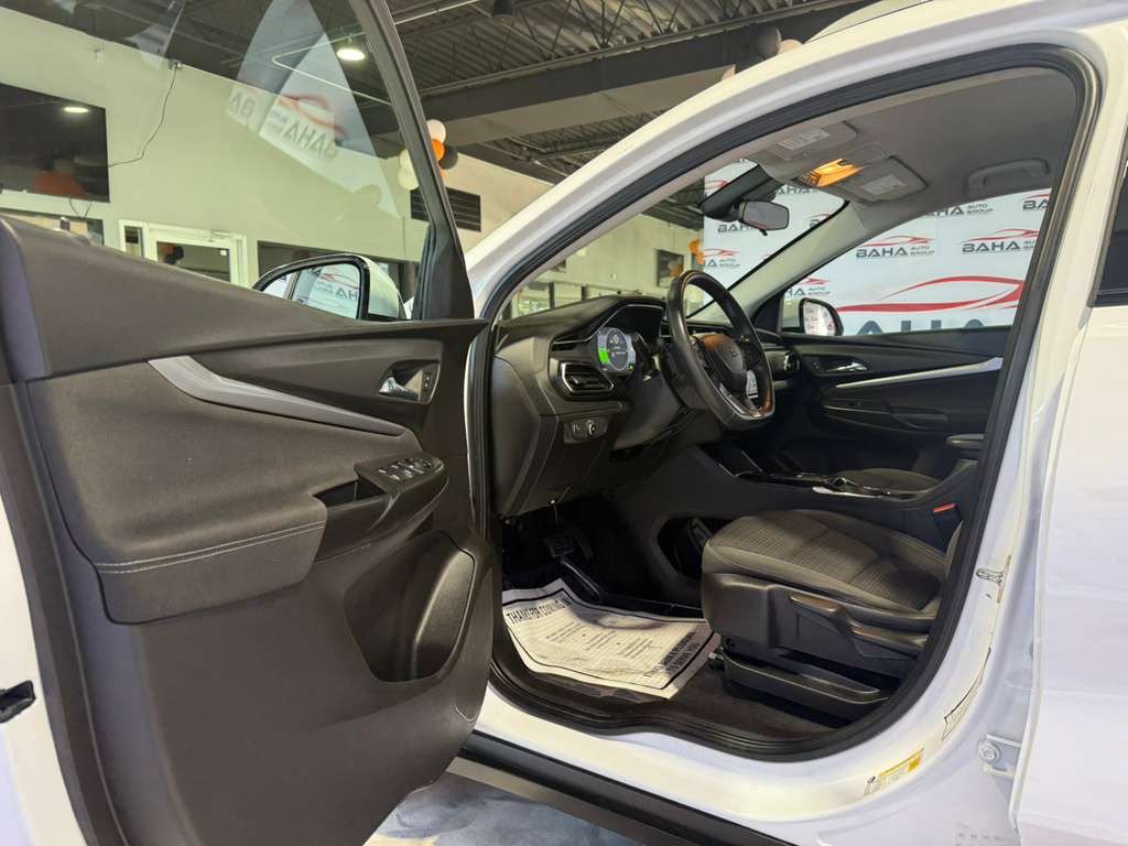 Used 2023 Chevrolet Bolt EUV LT FWD image 28