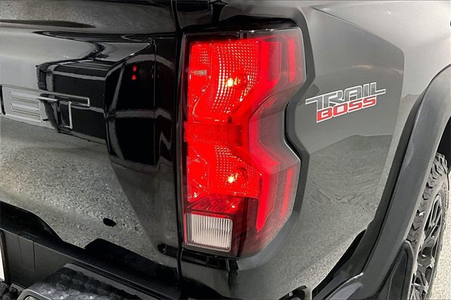 Used 2023 Chevrolet Colorado Trail Boss w/ Technology Package image 25