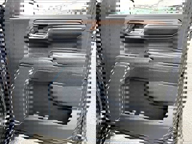 Used 2023 Chevrolet Silverado 1500 LT image 12