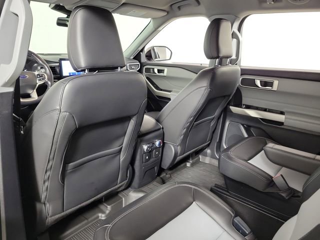 Used 2022 Ford Explorer XLT w/ Equipment Group 202A image 11